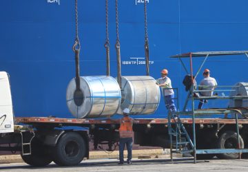 Maior parte do aço importado pelo Brasil é movimentado pelo Porto de São Francisco