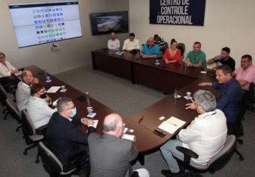 Prefeitura de Santos reúne setores de transporte para discutir sobre estacionamento de caminhões no Porto