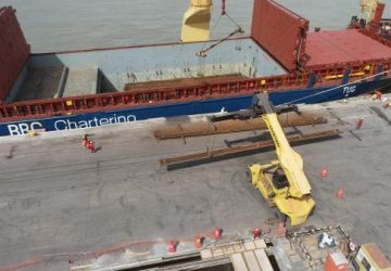 Porto do Itaqui recebe 1ª carga de trilhos de nova ferrovia