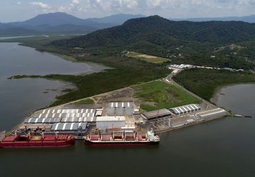 Porto Ponta do Félix transporta trigo por cabotagem, operação inédita no terminal