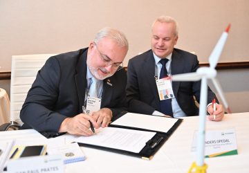 Petrobras e Equinor firmam acordo para avaliar sete projetos de eólica offshore no Brasil