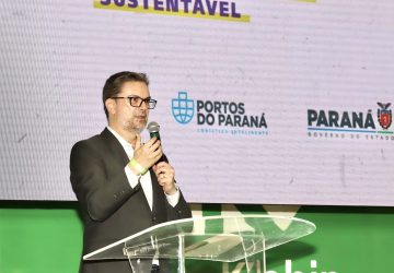 Secretário nacional Fabrizio Pierdomenico visita as instalações do Porto de Paranaguá