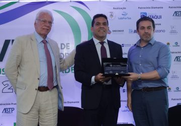 Portos do Paraná recebe dois prêmios em evento sobre gestão, sustentabilidade e ESG