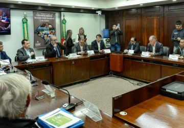 Audiência pública debate modal de transporte hidroviário no RS
