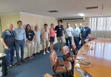 Companhia Docas do Ceará recebe investidores espanhóis e noruegueses do setor de exportação de fruta