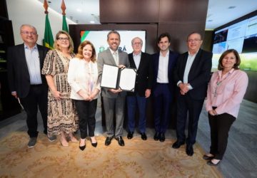 Governo do Ceará e GoVerde assinam memorando visando produção de energia e amônia verde no Porto do Pecém
