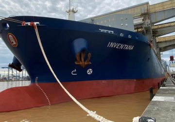 Porto de Itajaí prevê voltar operar contêiner no início de 2024, diz superintendente