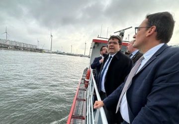 Governador do Piauí conhece porto na Bélgica que pode receber produtos exportados do Porto de Luís Correia