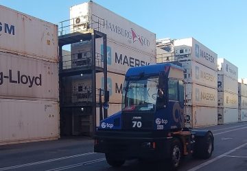 TCP recebe 10 novos caminhões para transporte de contêineres no pátio Do Terminal