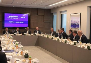 Santos marca presença em seminário sobre portos e investimentos na Capital