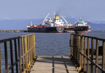 Píer público de granéis líquidos do Porto de Paranaguá tem aumento de calado