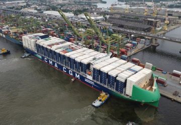 Porto do Rio de Janeiro recebe o maior navio porta-contêineres bicombustível