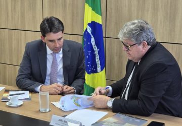João Azevêdo solicita a ministro novos investimentos para o Porto de Cabedelo, incluindo exportação de automóveis