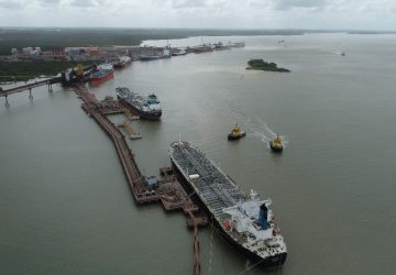 Porto do Itaqui realiza mais uma operação simultânea com cinco navios