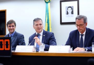 Câmara dos Deputados instala comissão de juristas para revisar legislação de portos