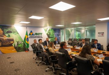 APS se reúne em Brasília com órgãos fiscalizadores para tratar da ferrovia interna do Porto de Santos