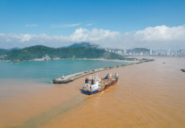 Dragagem em Itajaí já alcança aumento da profundidade do Porto