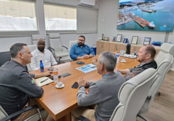Investimentos no Porto de São Francisco do Sul são apresentados para secretário nacional