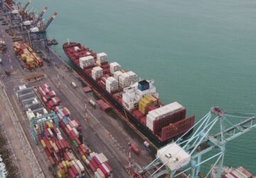 Com melhor quadrimestre da história, Porto do Pecém tem crescimento de 37% na movimentação de contêineres