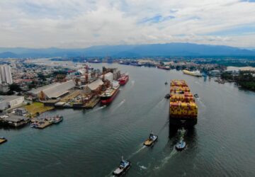 Movimentação de contêineres bate recorde pela 4ª vez seguida neste ano no Porto de Santos