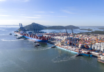 Portos do Paraná divulga atualização de norma que flexibiliza saída de navios graneleiros do cais