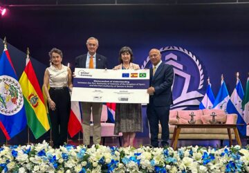 No Panamá, APS trata da criação de corredor verde entre os portos de Santos e Valência