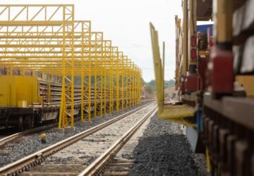 Transporte ferroviário de cargas atinge recorde de 555,48 milhões de toneladas escoadas em 2025