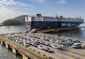 Porto de Paranaguá recebe mais de 5 mil carros em uma única operação